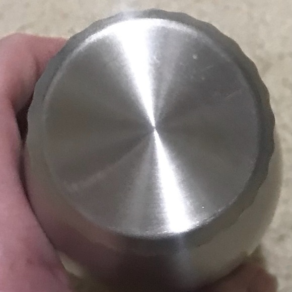 🆕🔥PINK BY VS SUPER CUTE METAL TIN TUMBLER SILVER&BLACK (PINK)ON THE TUMBLER!! - Picture 9 of 13